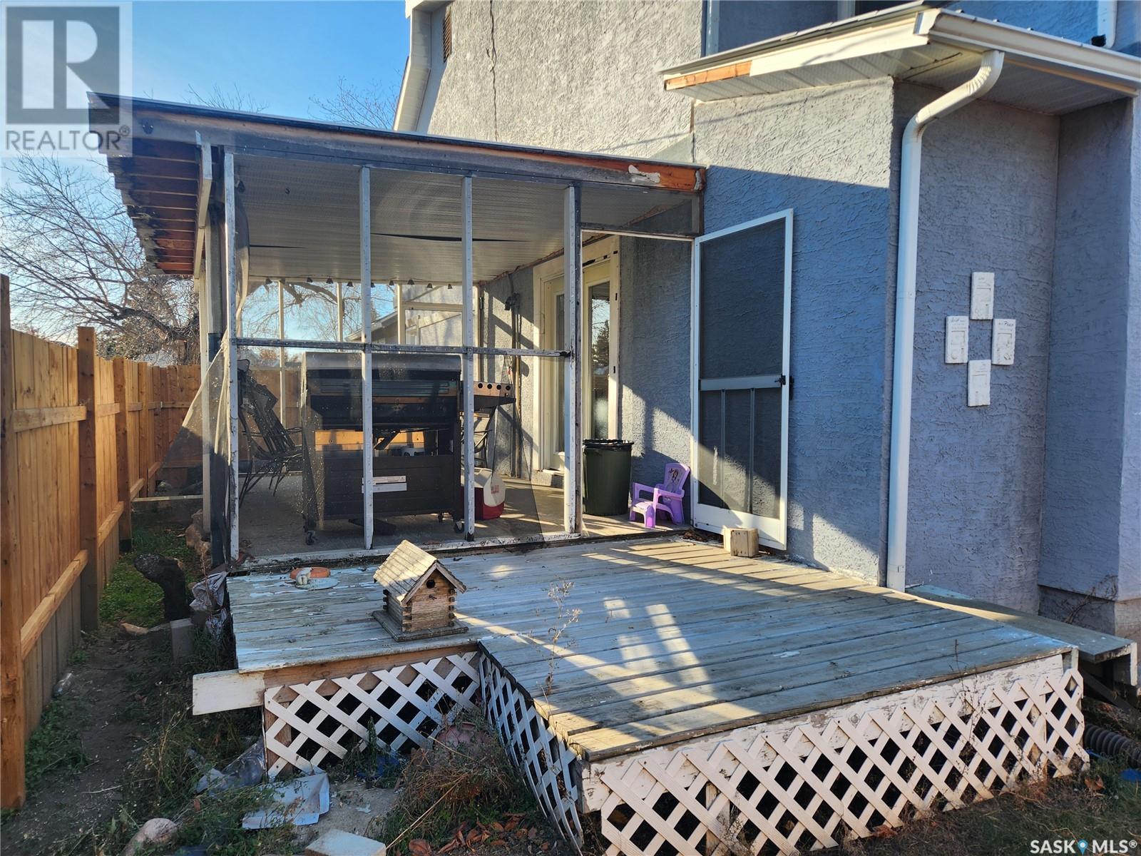 Photo 2 of 309 4th Street W, Nipawin SK