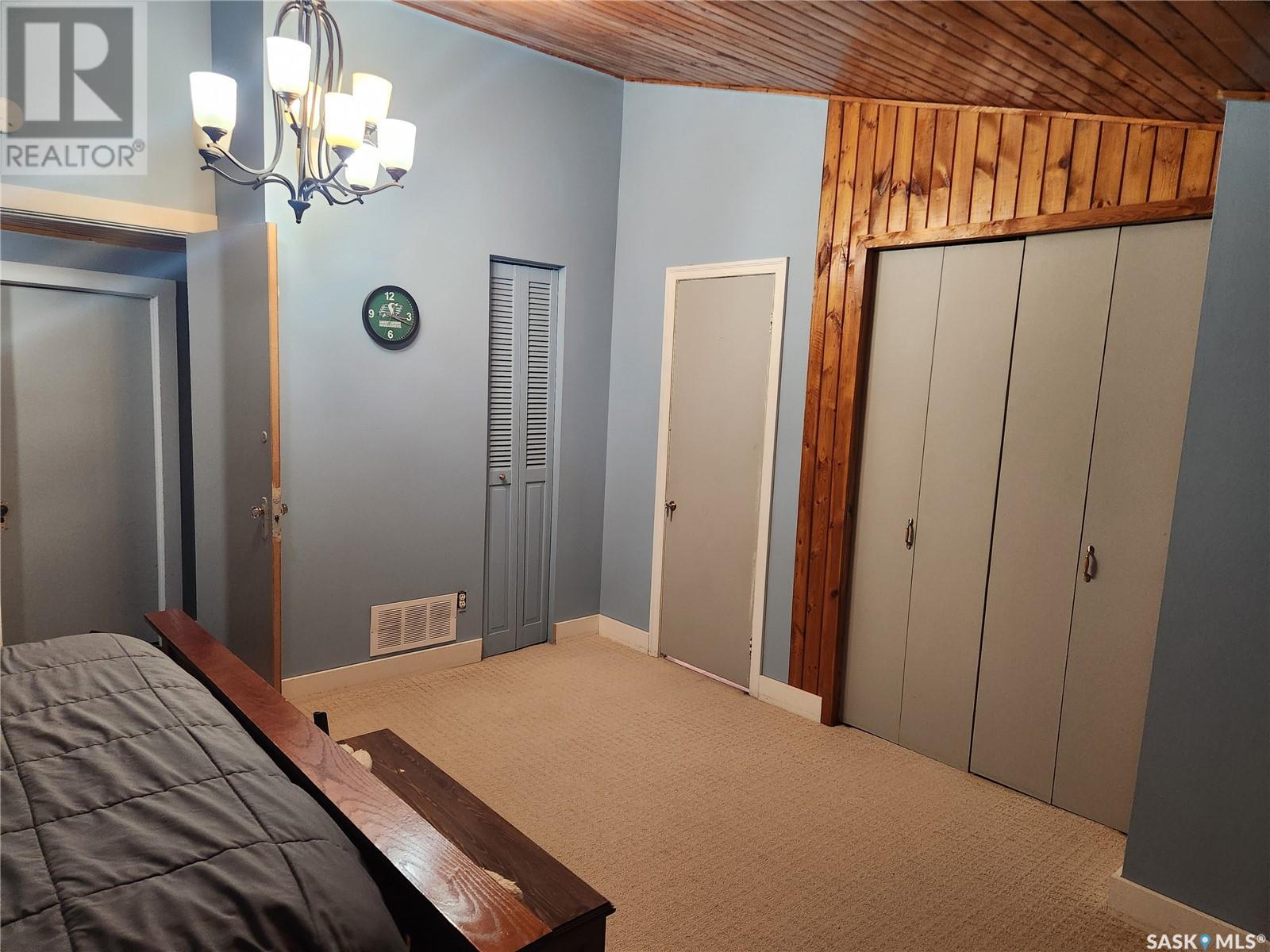 Photo 24 of 309 4th Street W, Nipawin SK