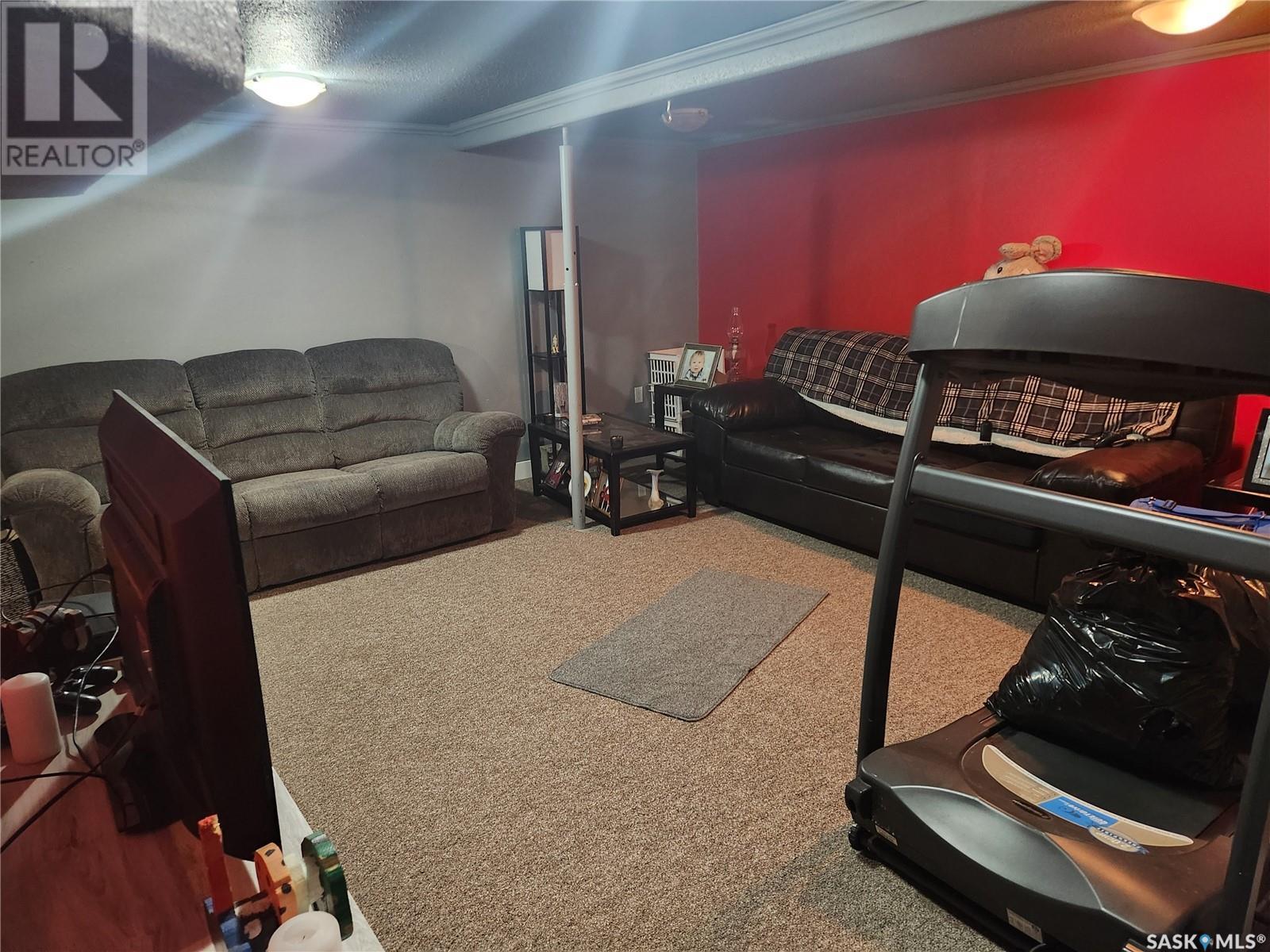 Photo 31 of 309 4th Street W, Nipawin SK