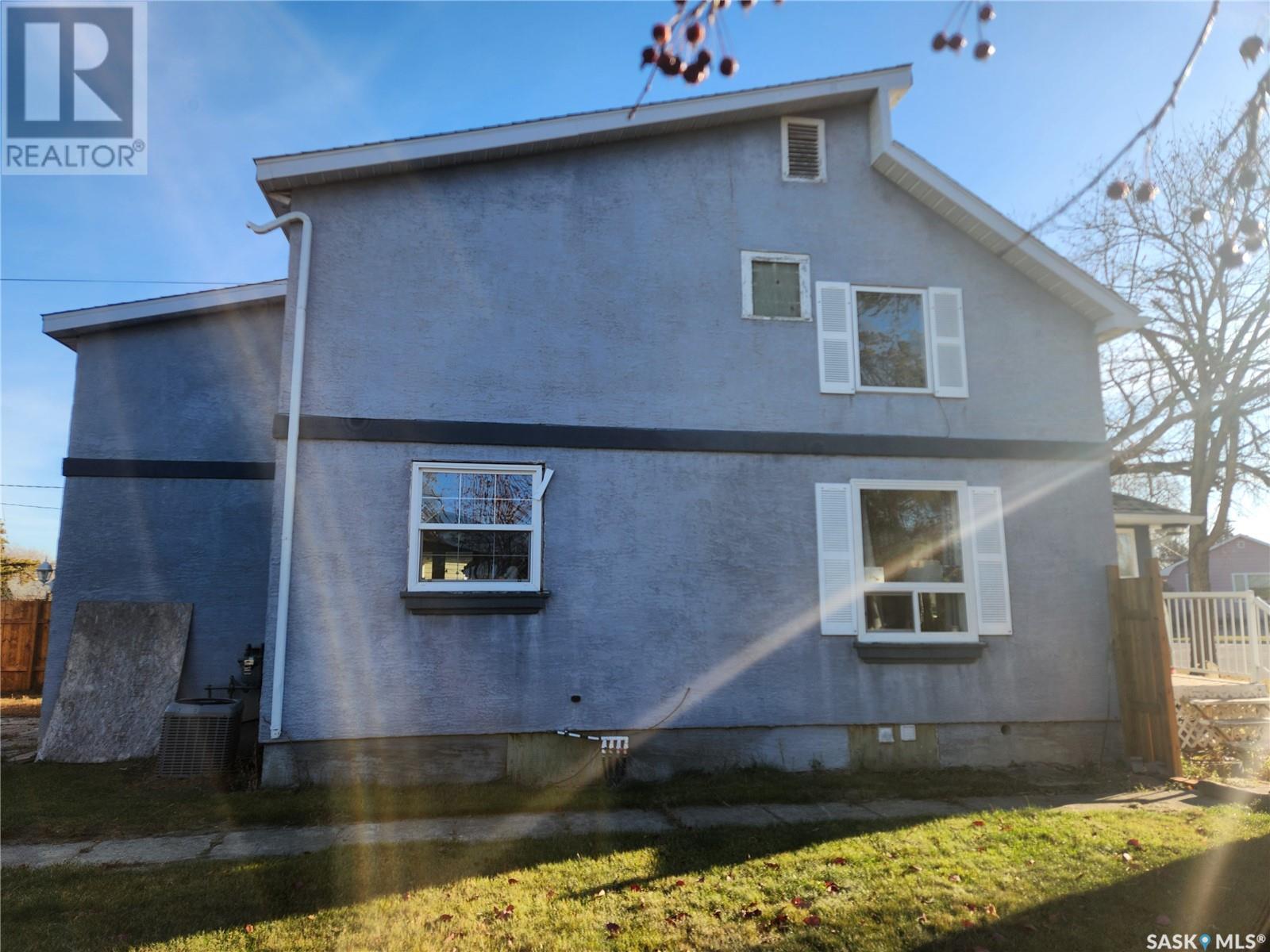 Photo 38 of 309 4th Street W, Nipawin SK