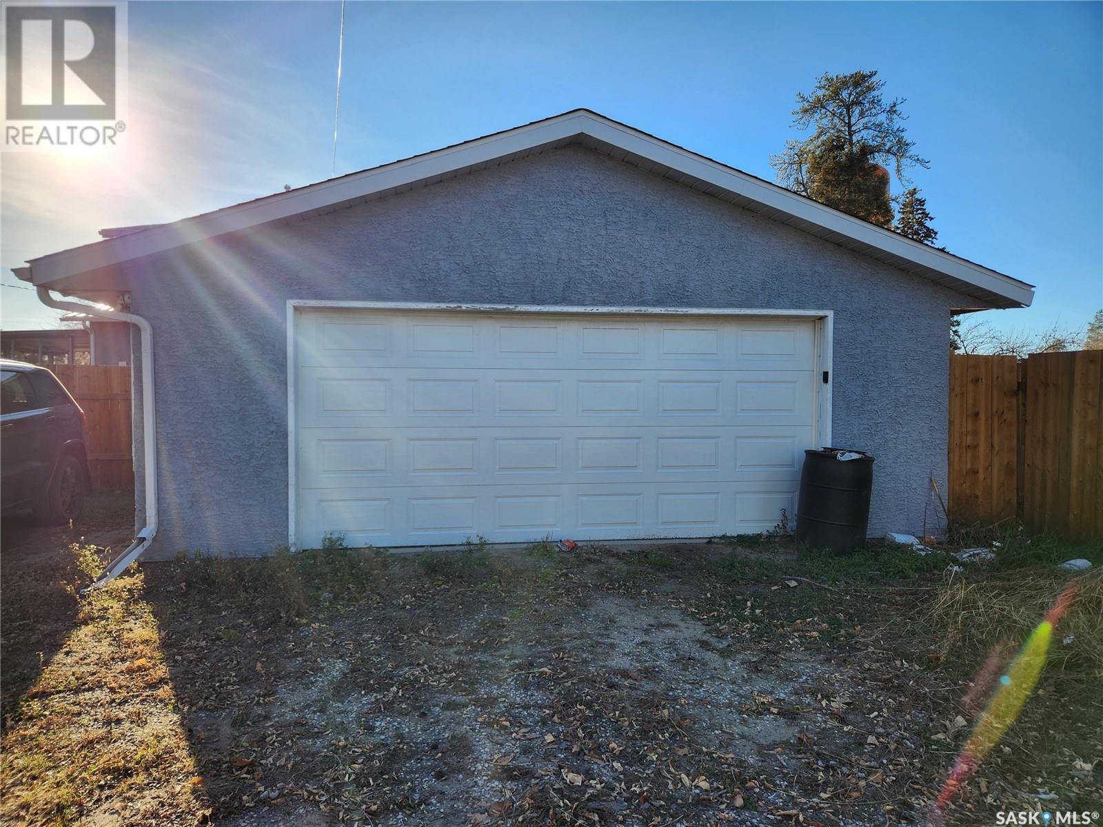 Photo 41 of 309 4th Street W, Nipawin SK