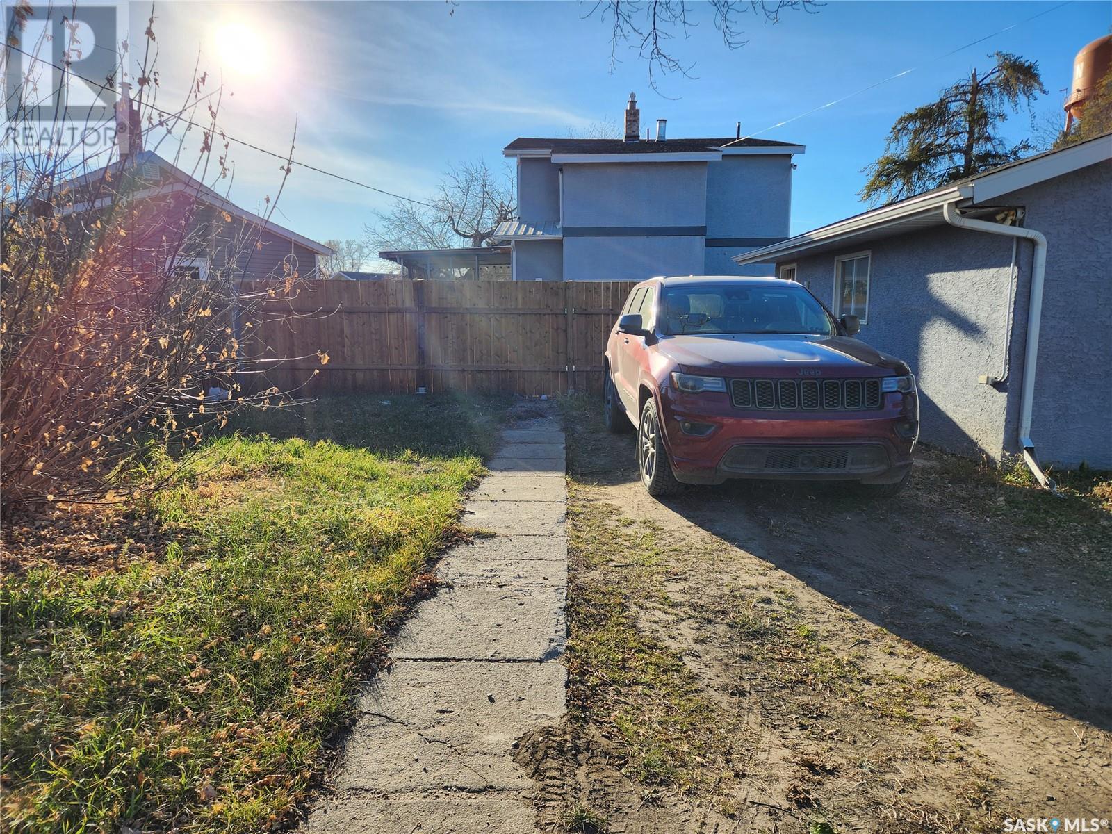 Photo 43 of 309 4th Street W, Nipawin SK