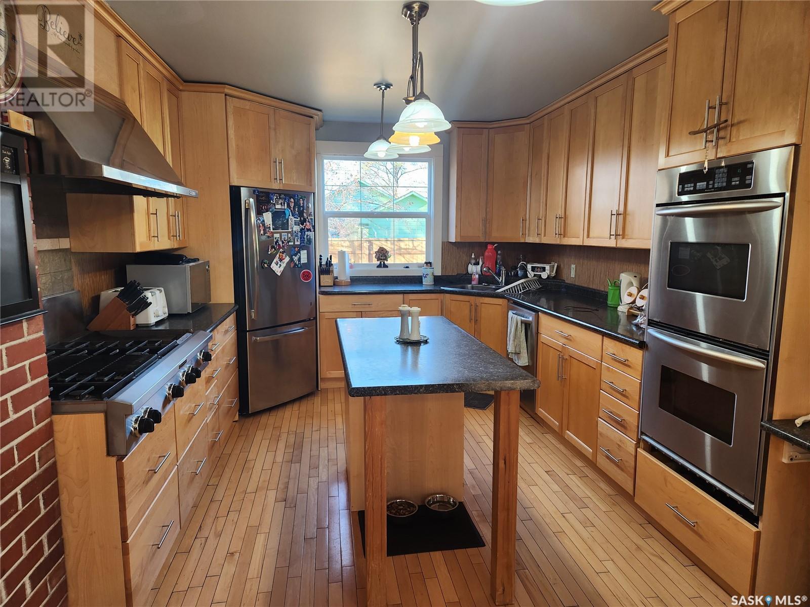 Photo 8 of 309 4th Street W, Nipawin SK