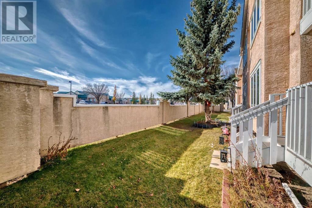 Single Family House for Sale in   Sandarac Drive NW Sandstone Valley Calgary 