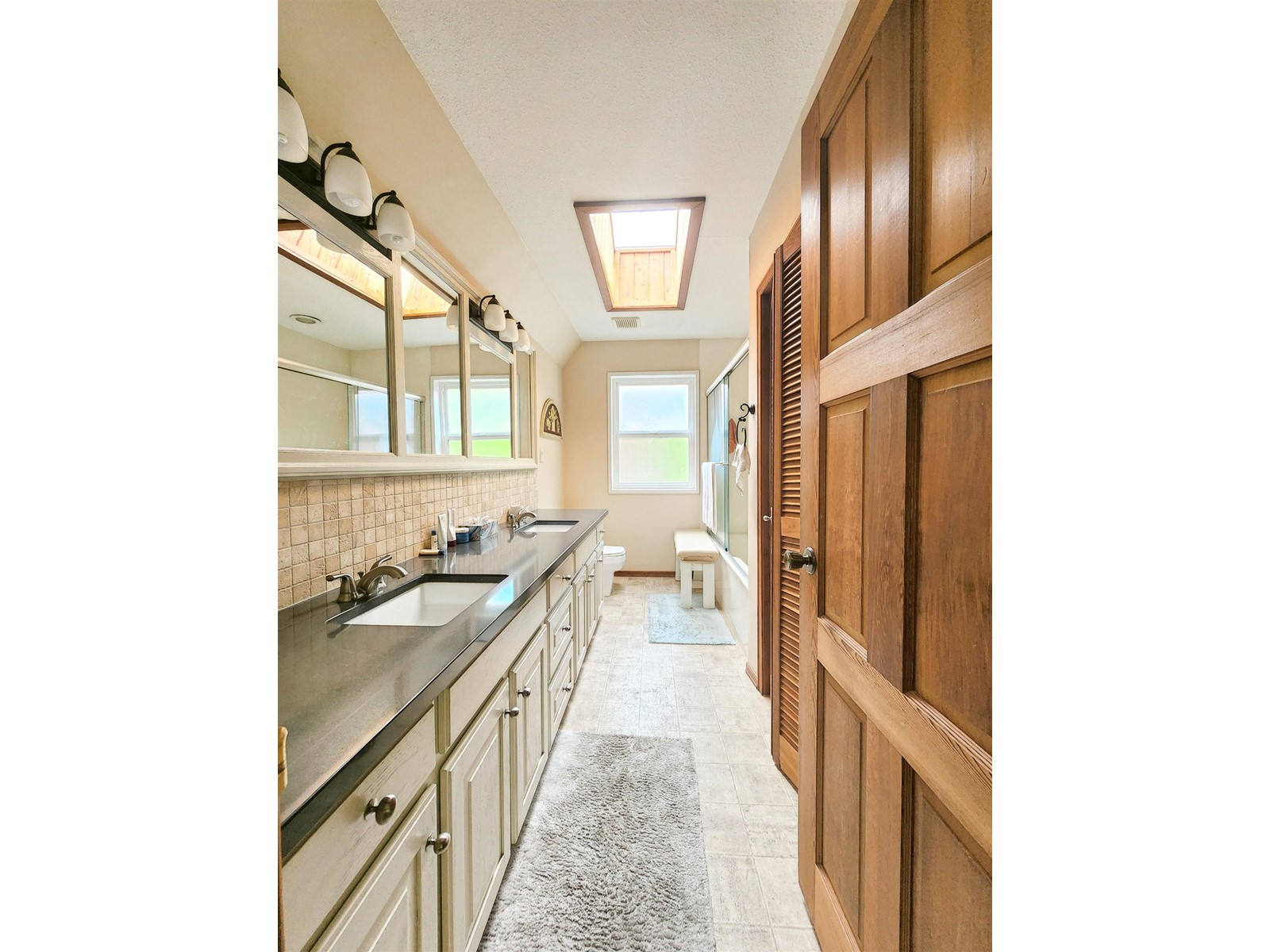 10216 HAYWARD STREET, Mission