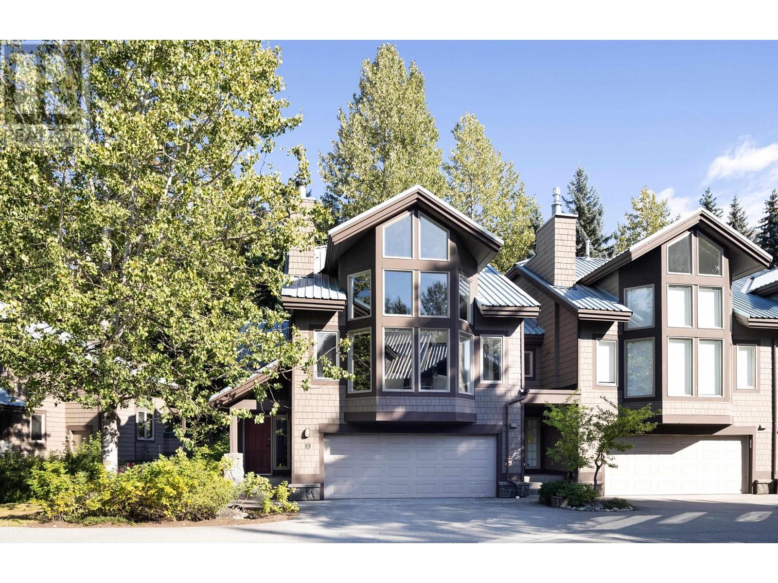 19 2200 TAYLOR WAY, Whistler real estate listing R2944764