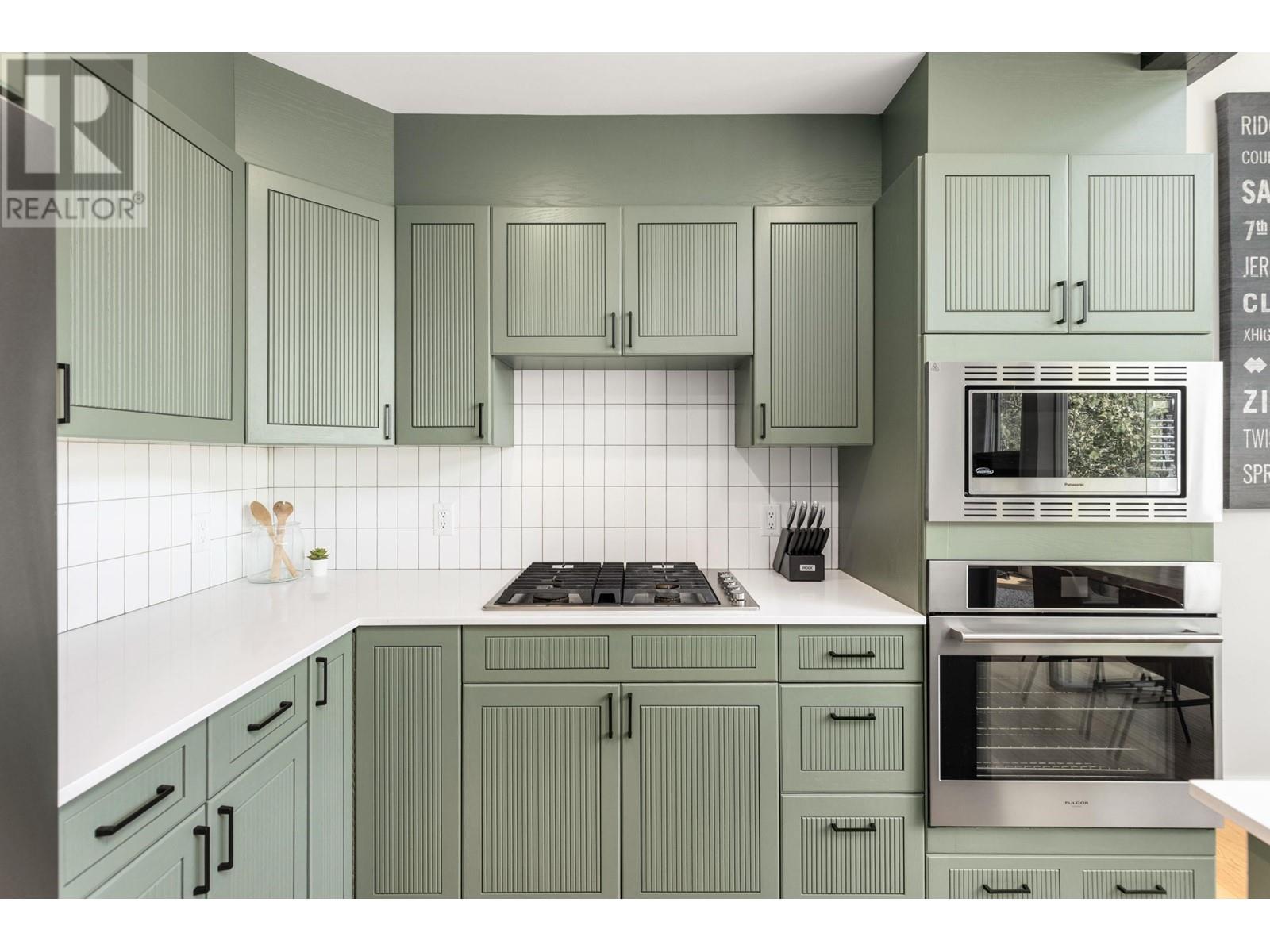 19 2200 TAYLOR WAY, Whistler real estate listing R2944764