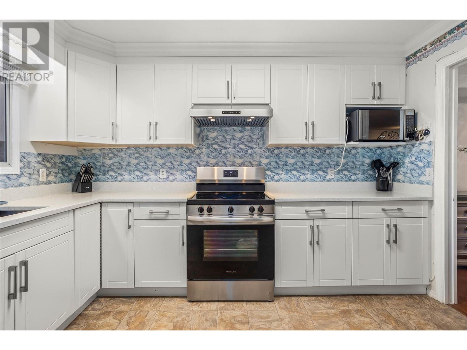  1730 Simpson Court, Kelowna