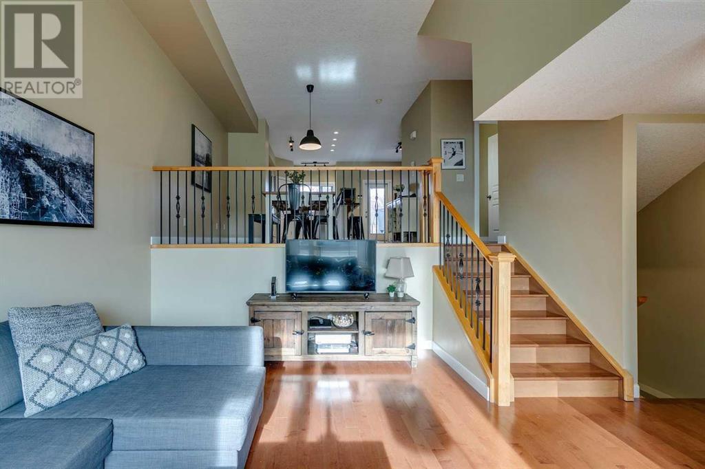 Single Family House 3 Level for Sale in  Erlton Terrace SW Erlton Calgary 