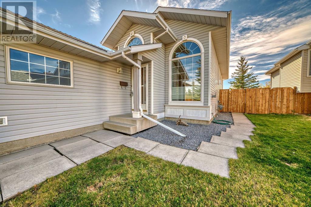 Single Family House 3 Level for Sale in  Citadel Pass Crescent NW Citadel Calgary 