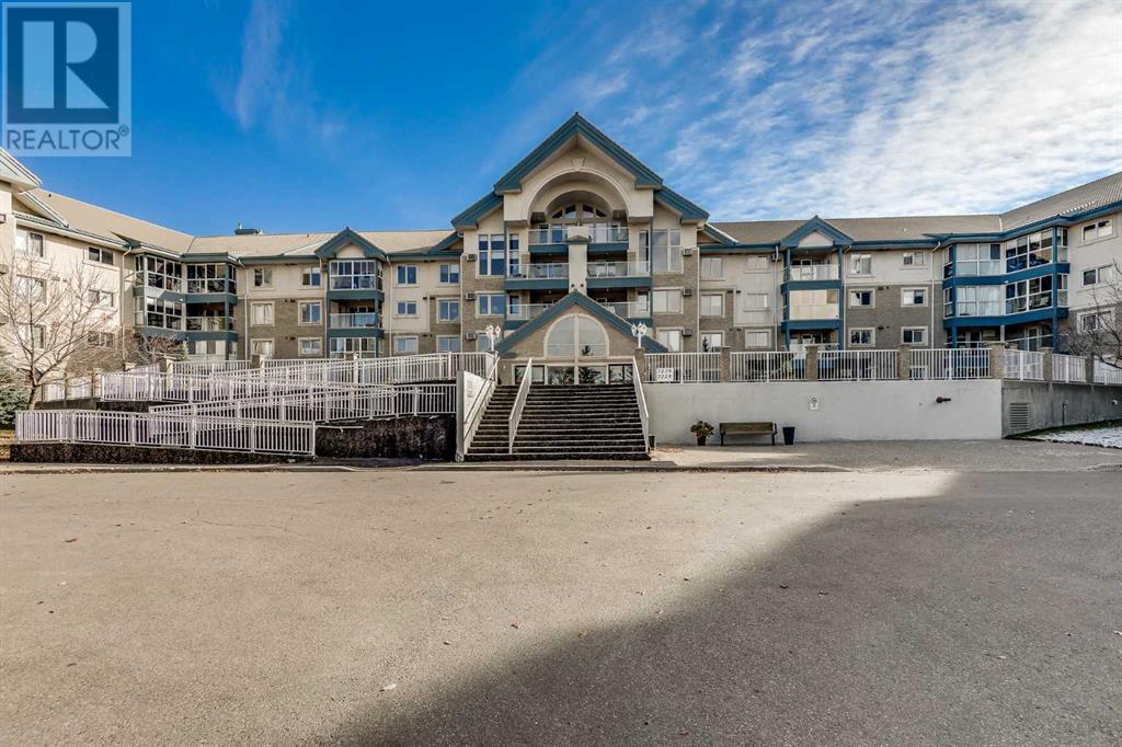 231, 7229 Sierra Morena Boulevard SW, Calgary, Alberta