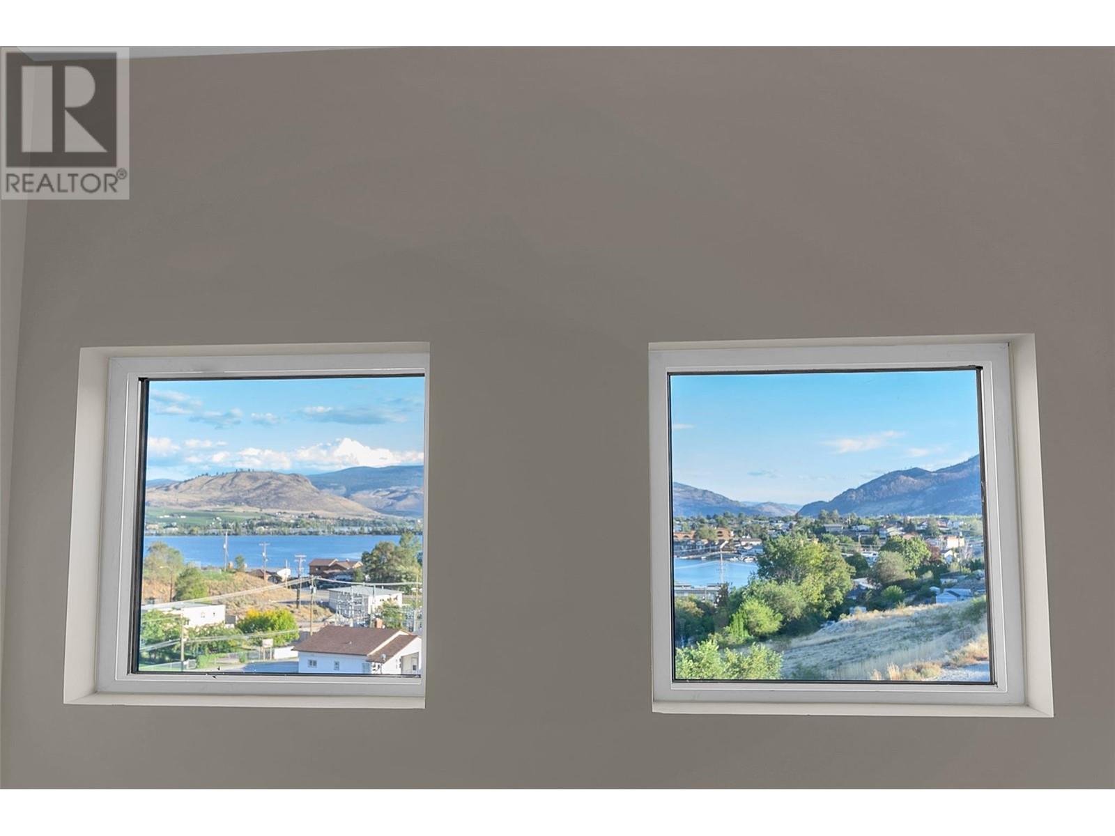 6811 Nighthawk Drive Unit# 4, Osoyoos