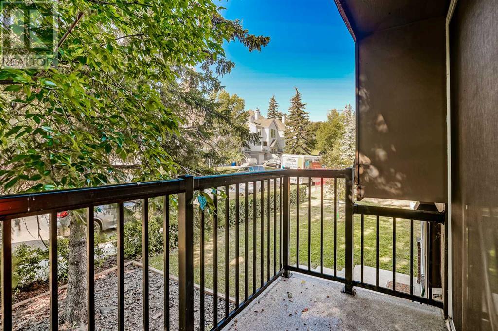 Single Family House Bi-level for Sale in    Avenue SW Sunalta Calgary 