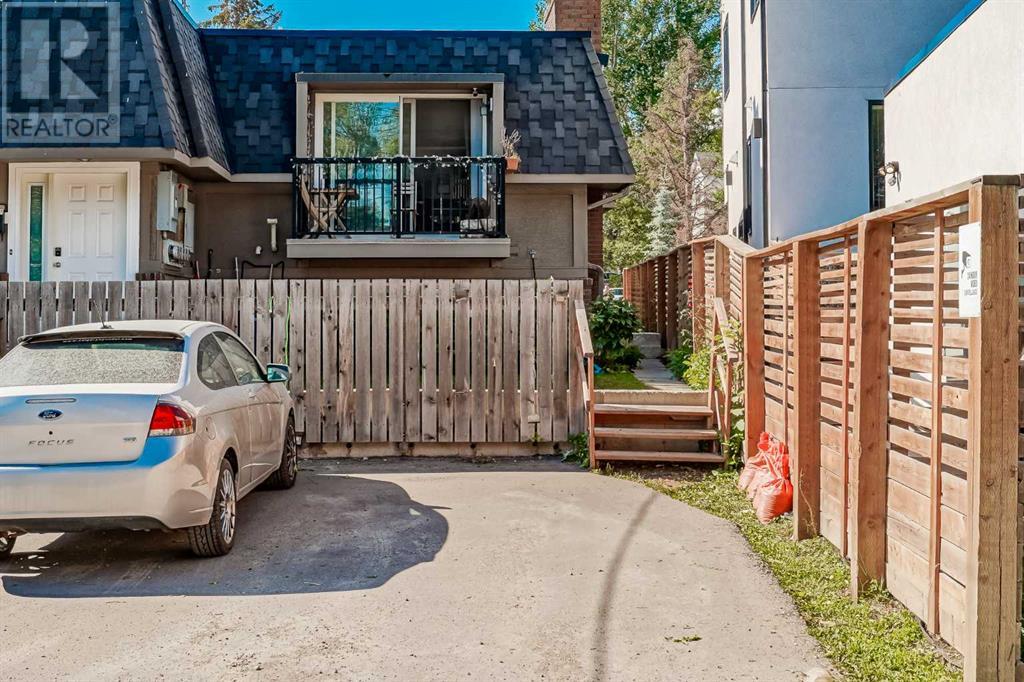 Single Family House Bi-level for Sale in    Avenue SW Sunalta Calgary 