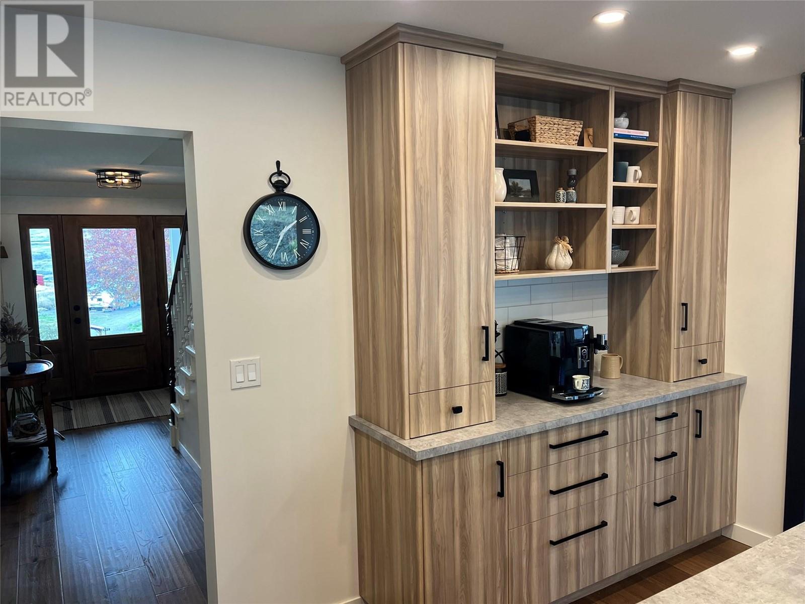  6933 L&A Road, Vernon