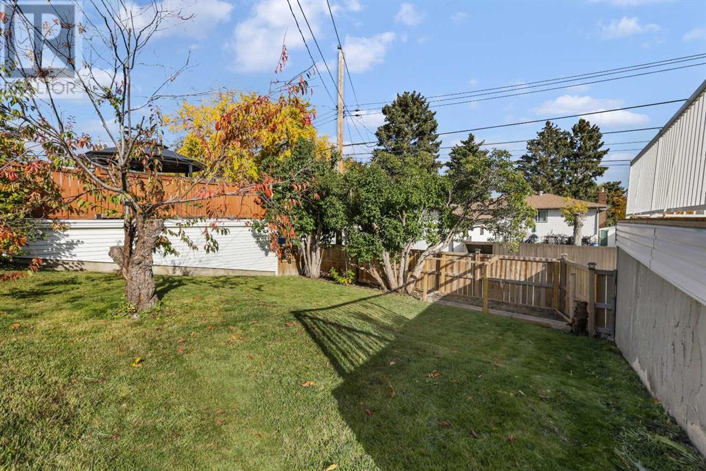 Single Family House Bungalow for Sale in  Hunterwood Road NW Huntington Hills Calgary 