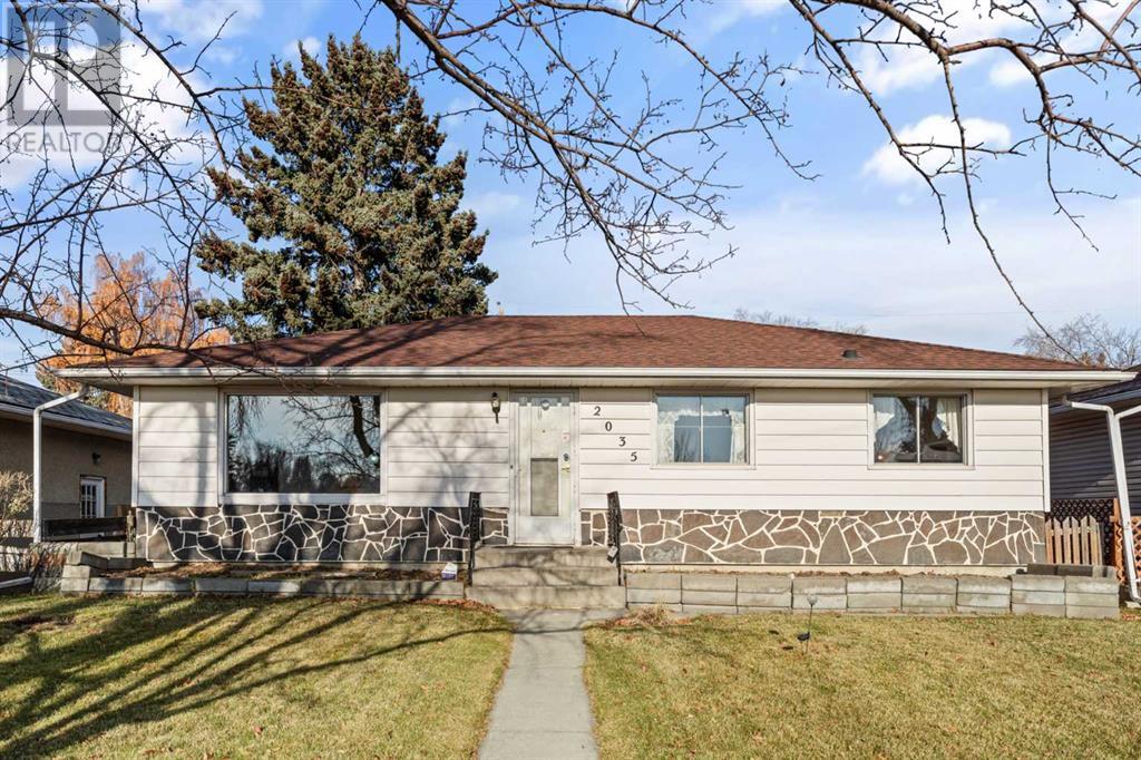 Single Family House Bungalow for Sale in   Street SE Southview Calgary 