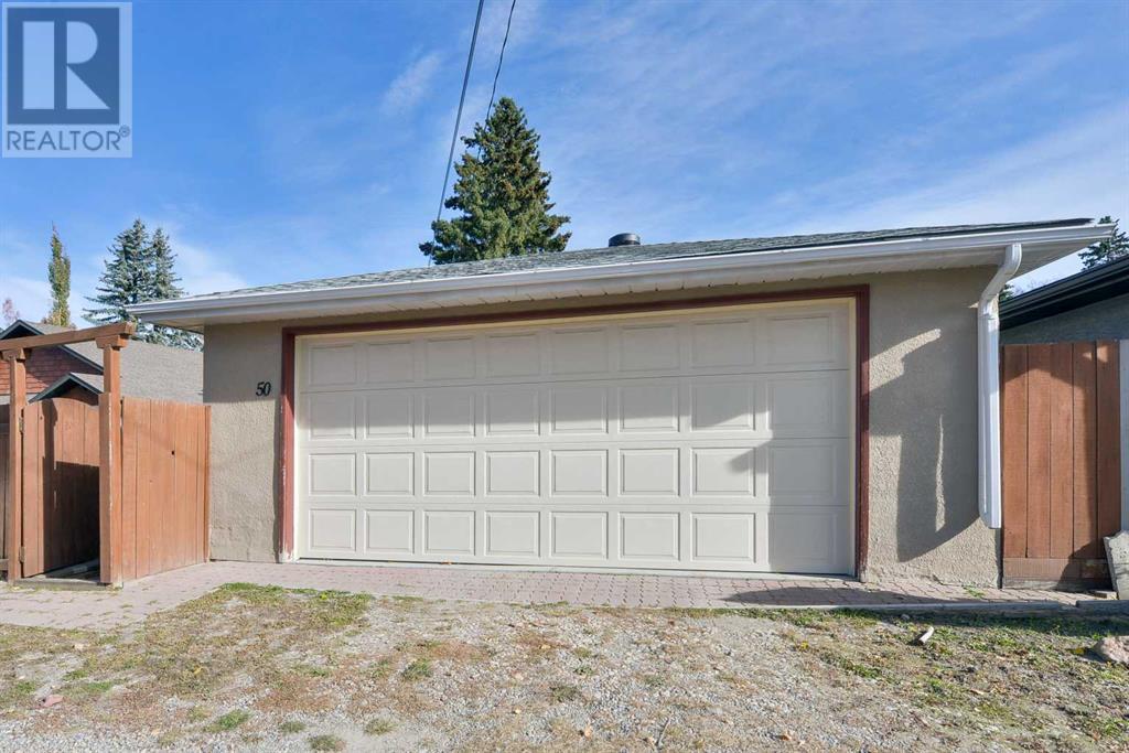 Single Family House Bungalow for Sale in  Grafton Crescent SW Glamorgan Calgary 