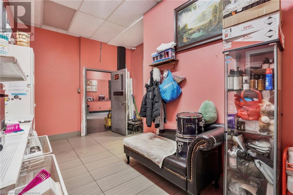 Photo 15 of 276 Parkdale Avenue N, Hamilton ON