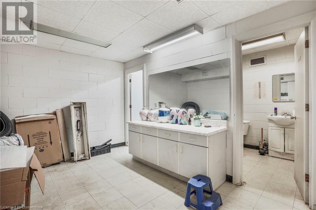 Photo 21 of 276 Parkdale Avenue N, Hamilton ON