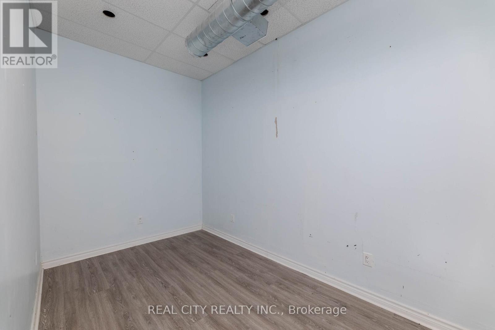 3320 Lake Shore