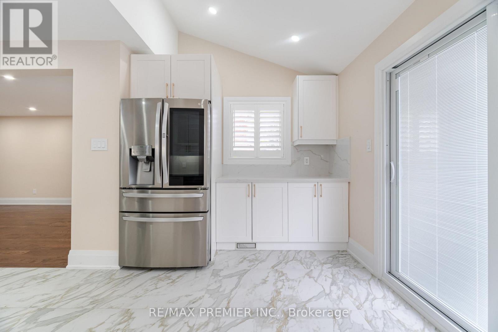 495 FAIRVIEW ROAD W - 12