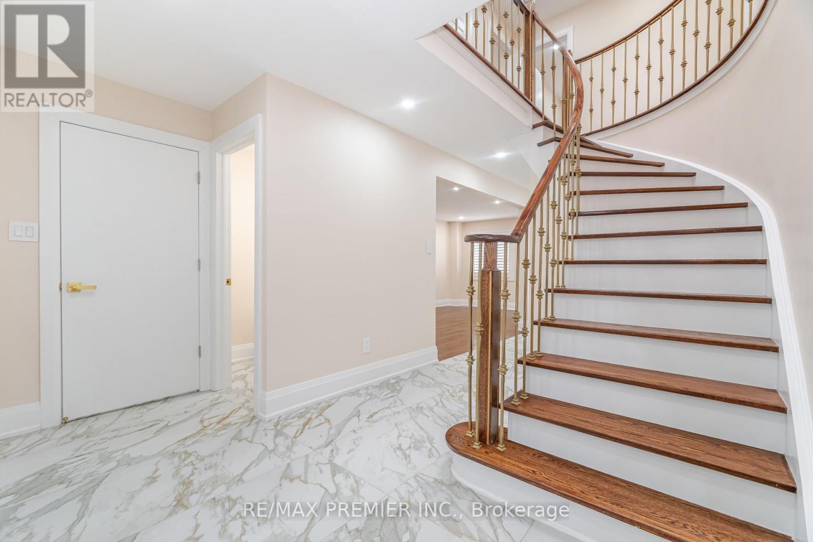 495 FAIRVIEW ROAD W - 20