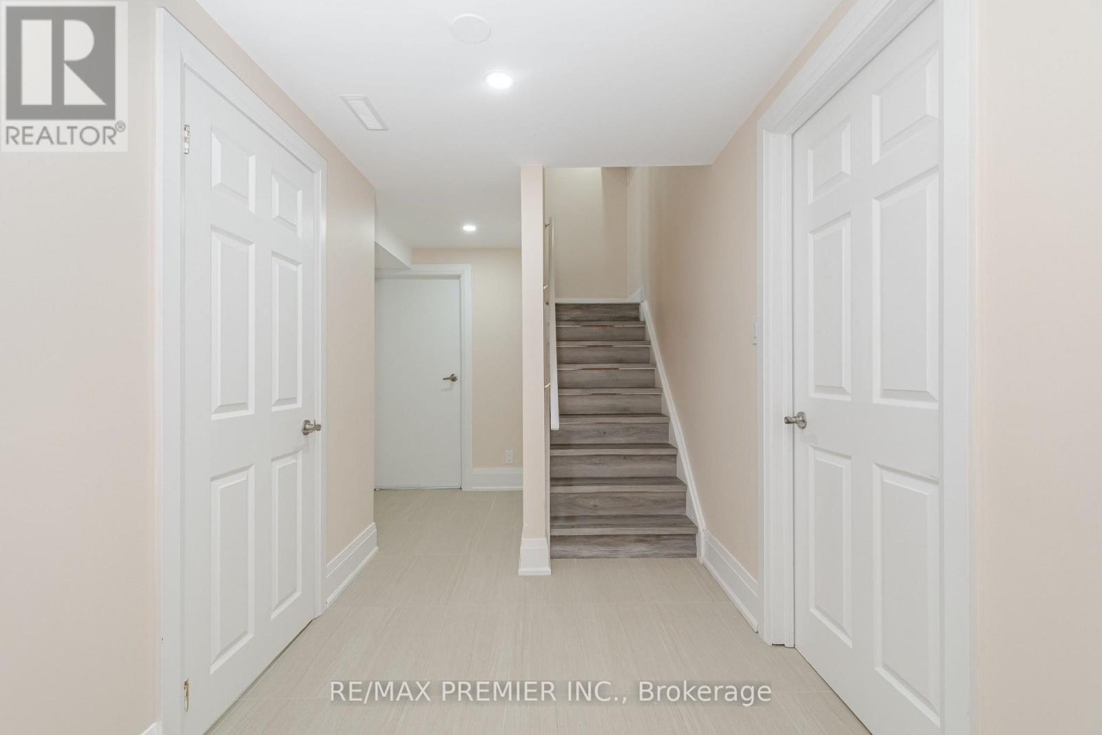 495 FAIRVIEW ROAD W - 33