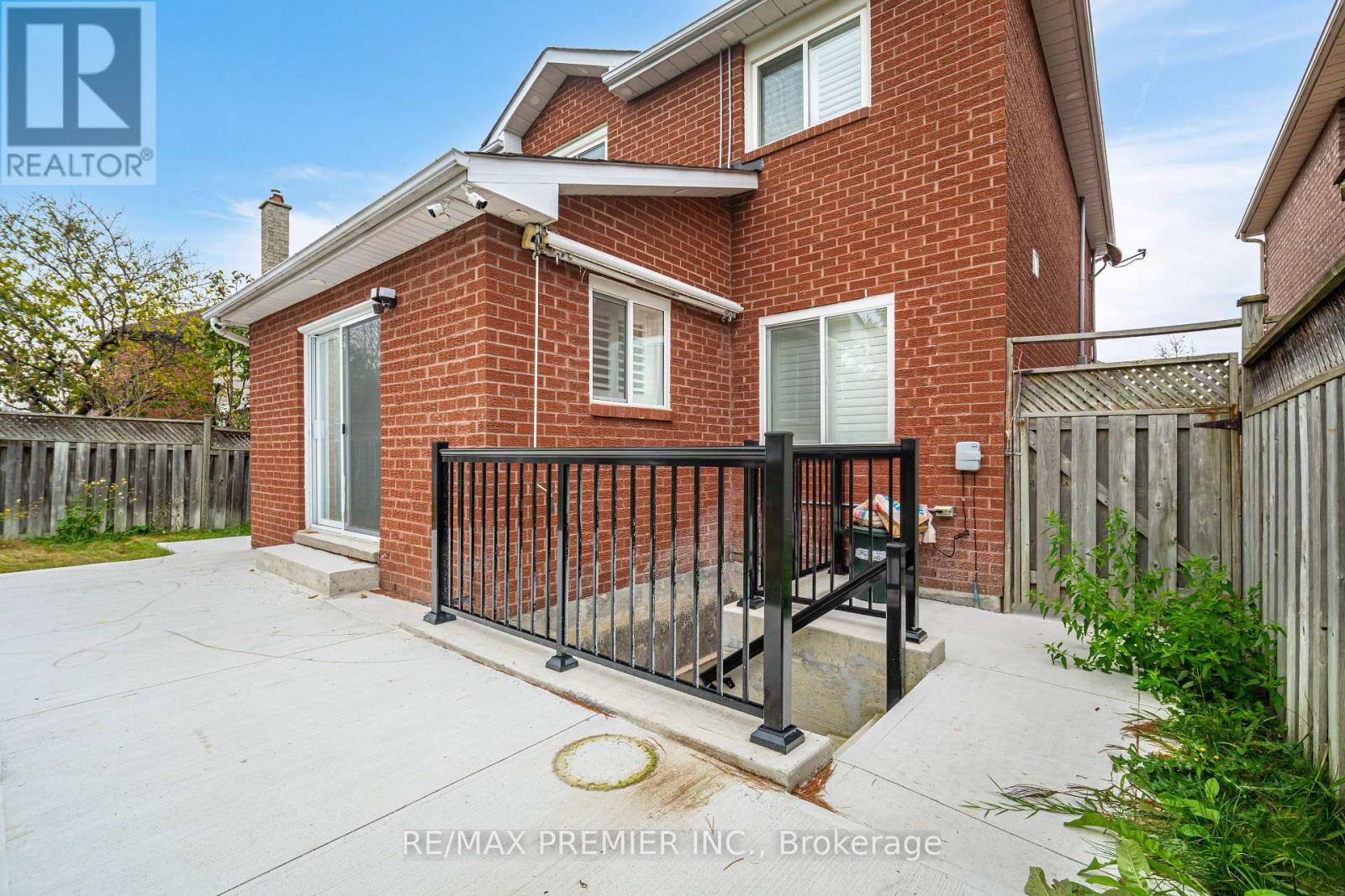 495 FAIRVIEW ROAD W - 39