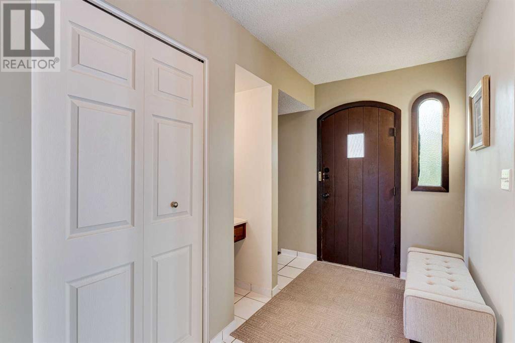 Single Family House for Sale in  Varal Road NW Varsity Calgary 