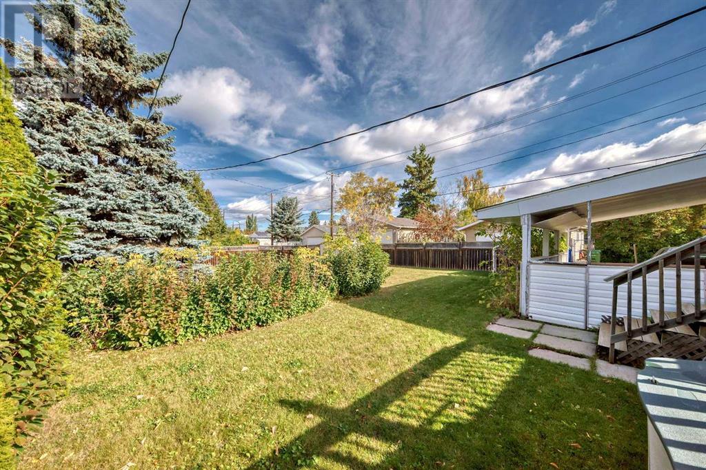 Single Family House Bungalow for Sale in  a Street Mountview Red Deer 