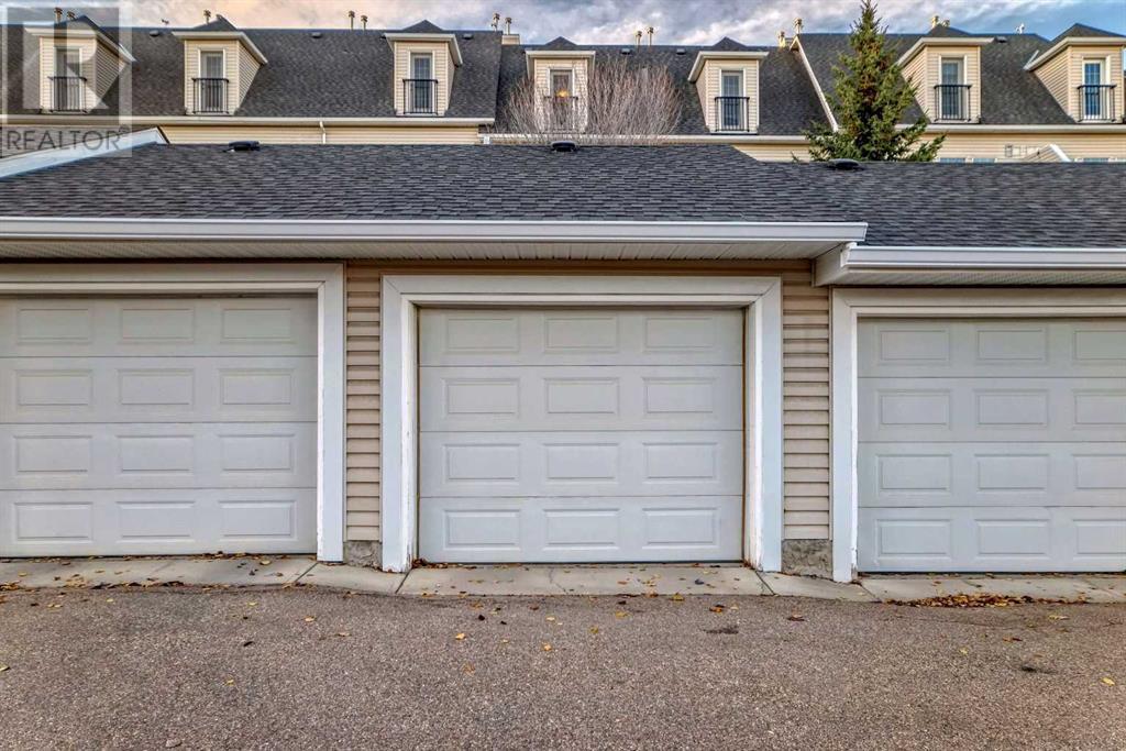 Single Family House for Sale in   Springborough Boulevard SW Springbank Hill Calgary 