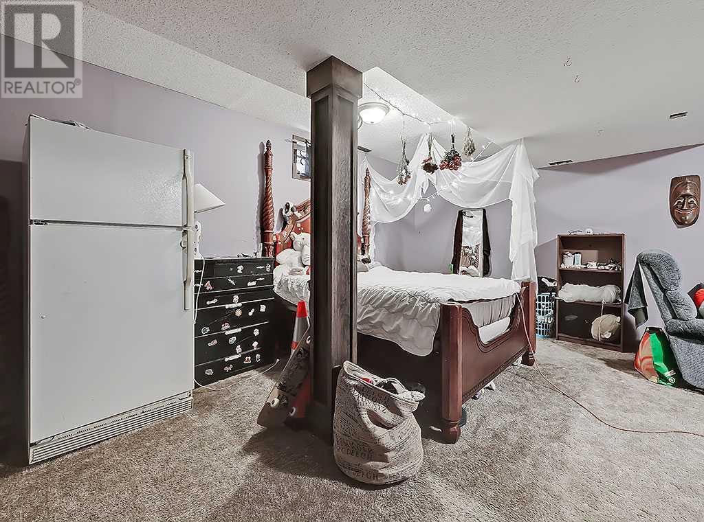 Single Family House for Sale in  Beddington Circle NE Beddington Heights Calgary 