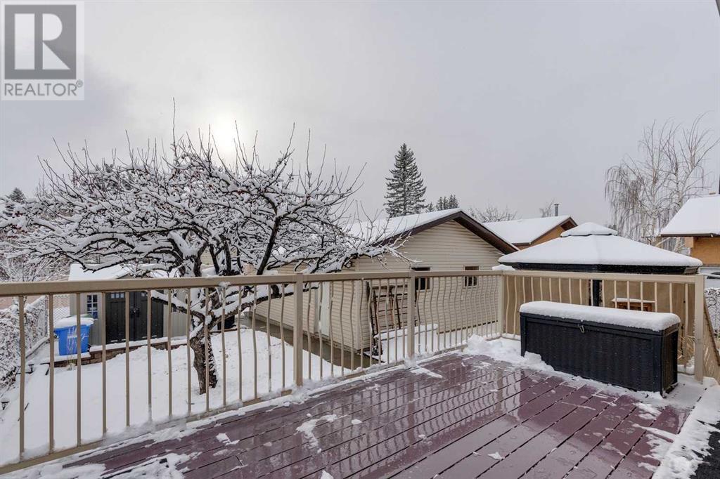 Single Family House Bi-level for Sale in  Berkley Drive NW Beddington Heights Calgary 