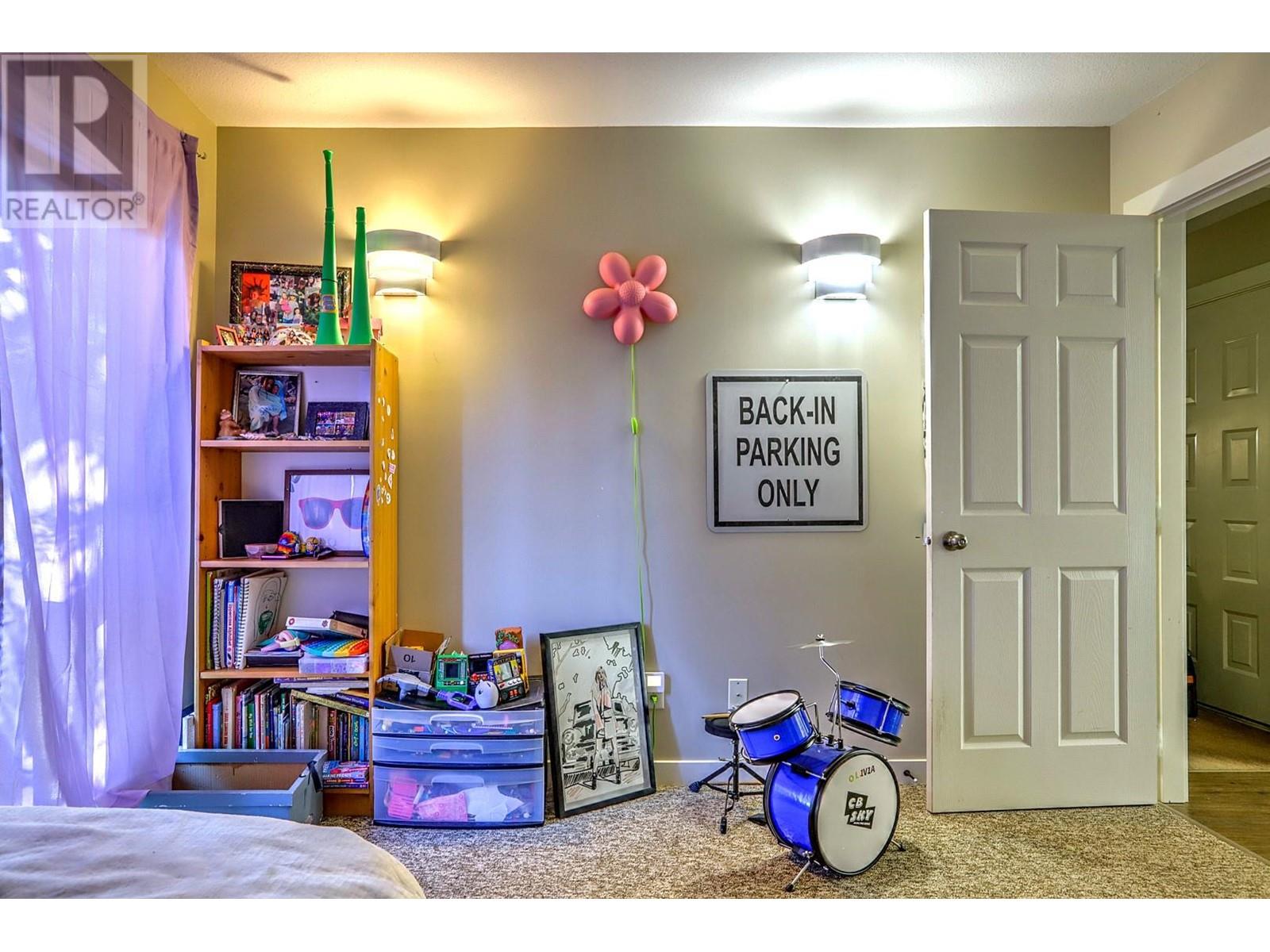 3035 Pleasant Valley Road, Armstrong