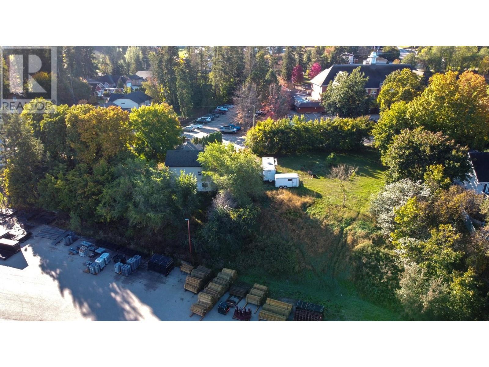 3035 Pleasant Valley Road, Armstrong