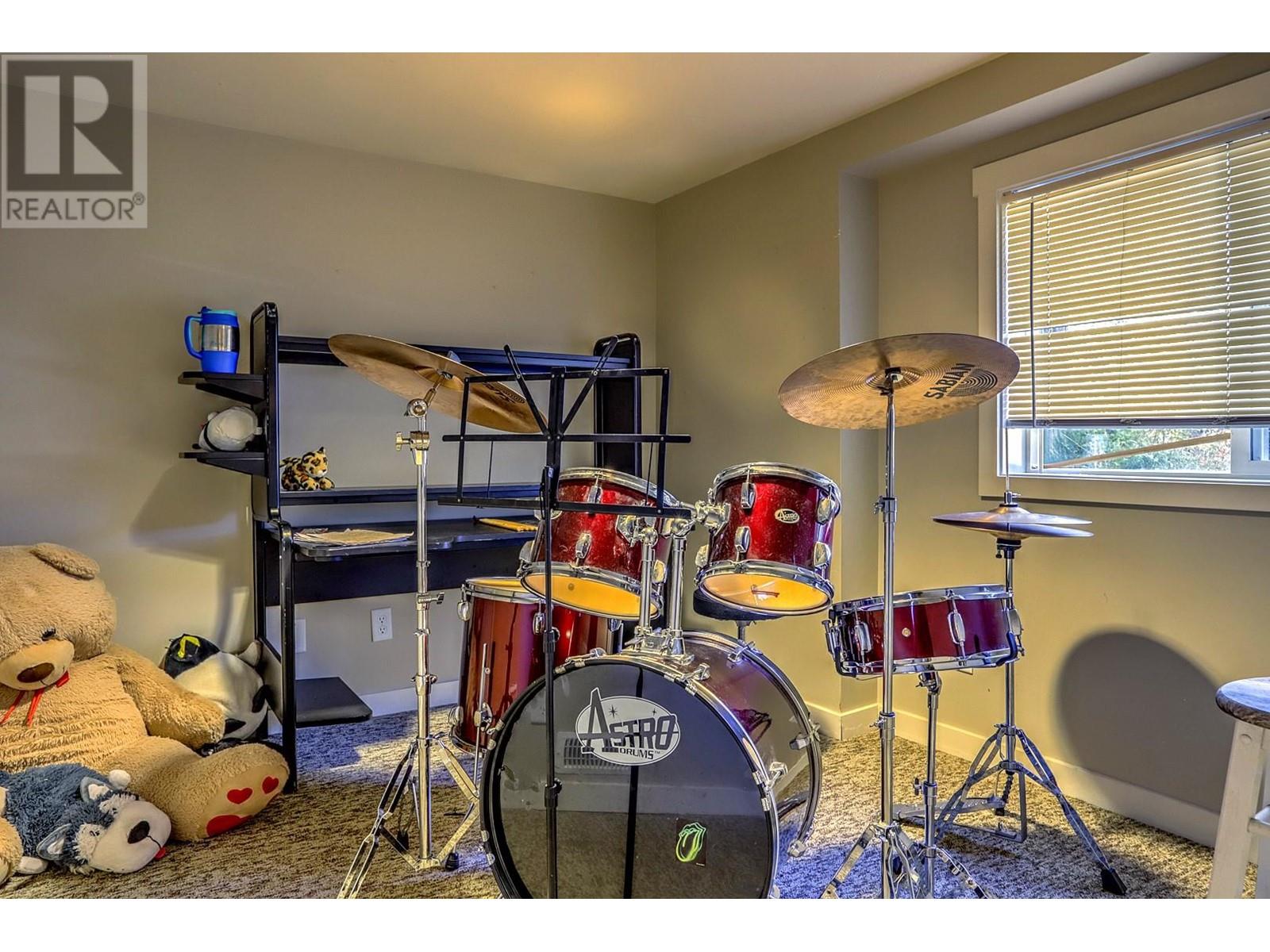 3035 Pleasant Valley Road, Armstrong