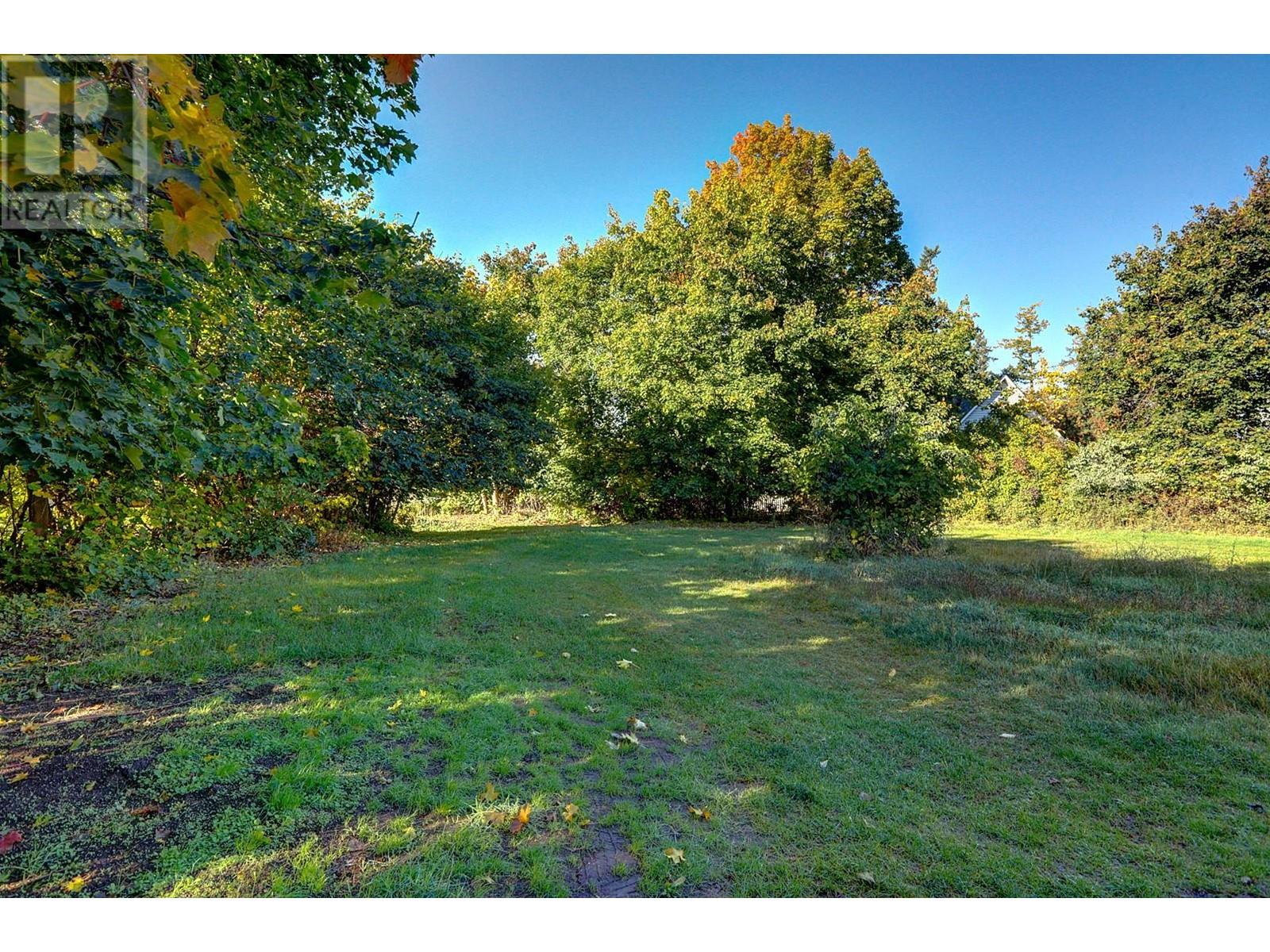 3035 Pleasant Valley Road, Armstrong