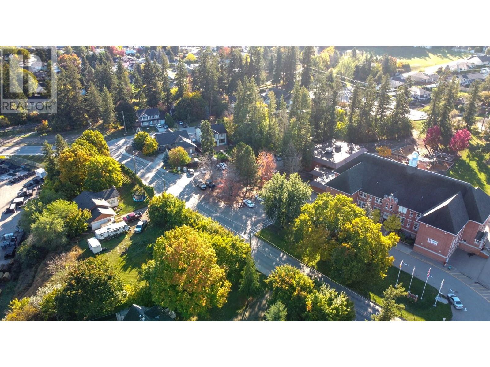3035 Pleasant Valley Road, Armstrong