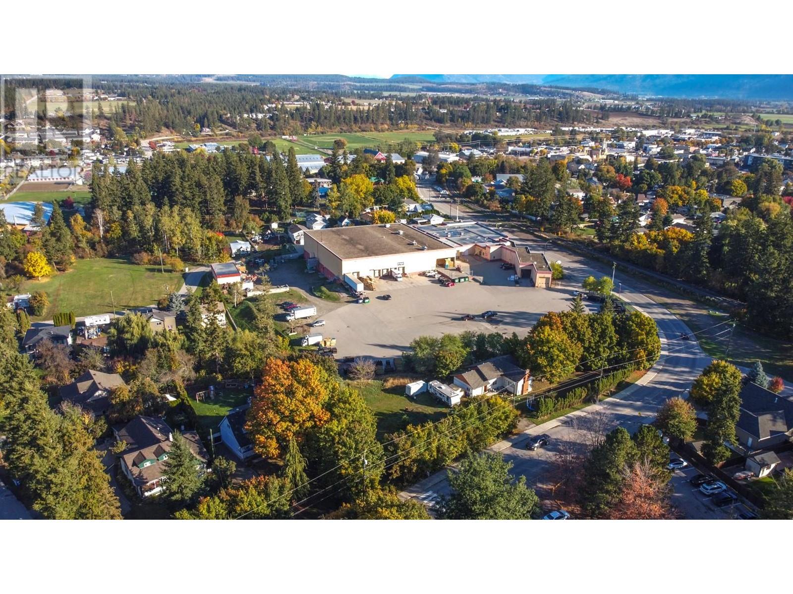 3035 Pleasant Valley Road, Armstrong
