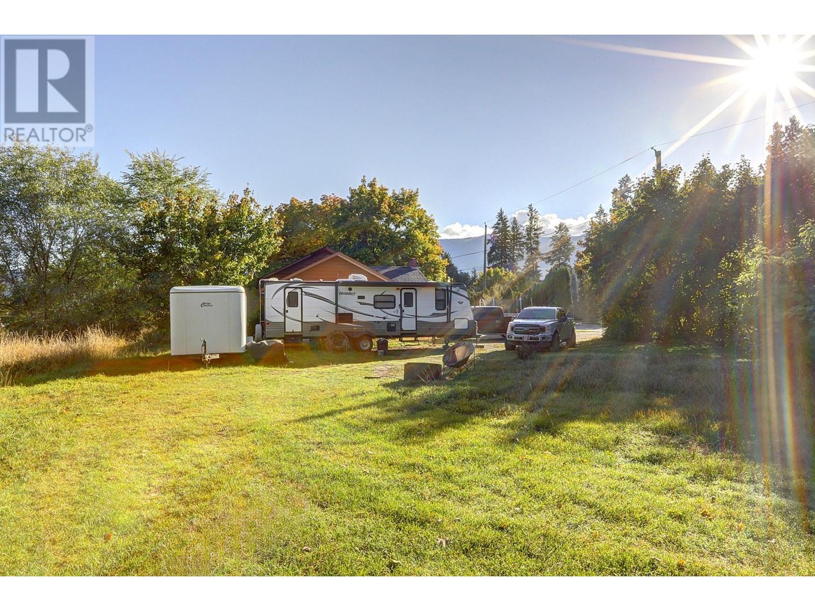 3035 Pleasant Valley Road, Armstrong