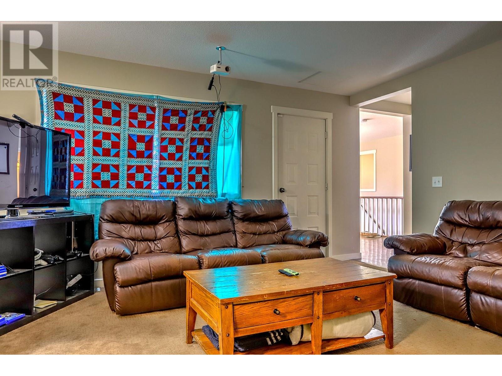 3035 Pleasant Valley Road, Armstrong