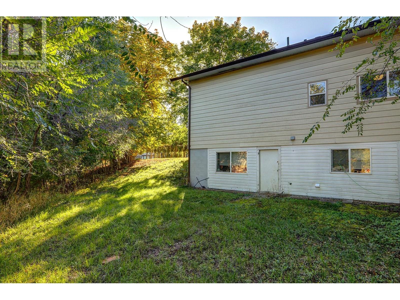 3035 Pleasant Valley Road, Armstrong