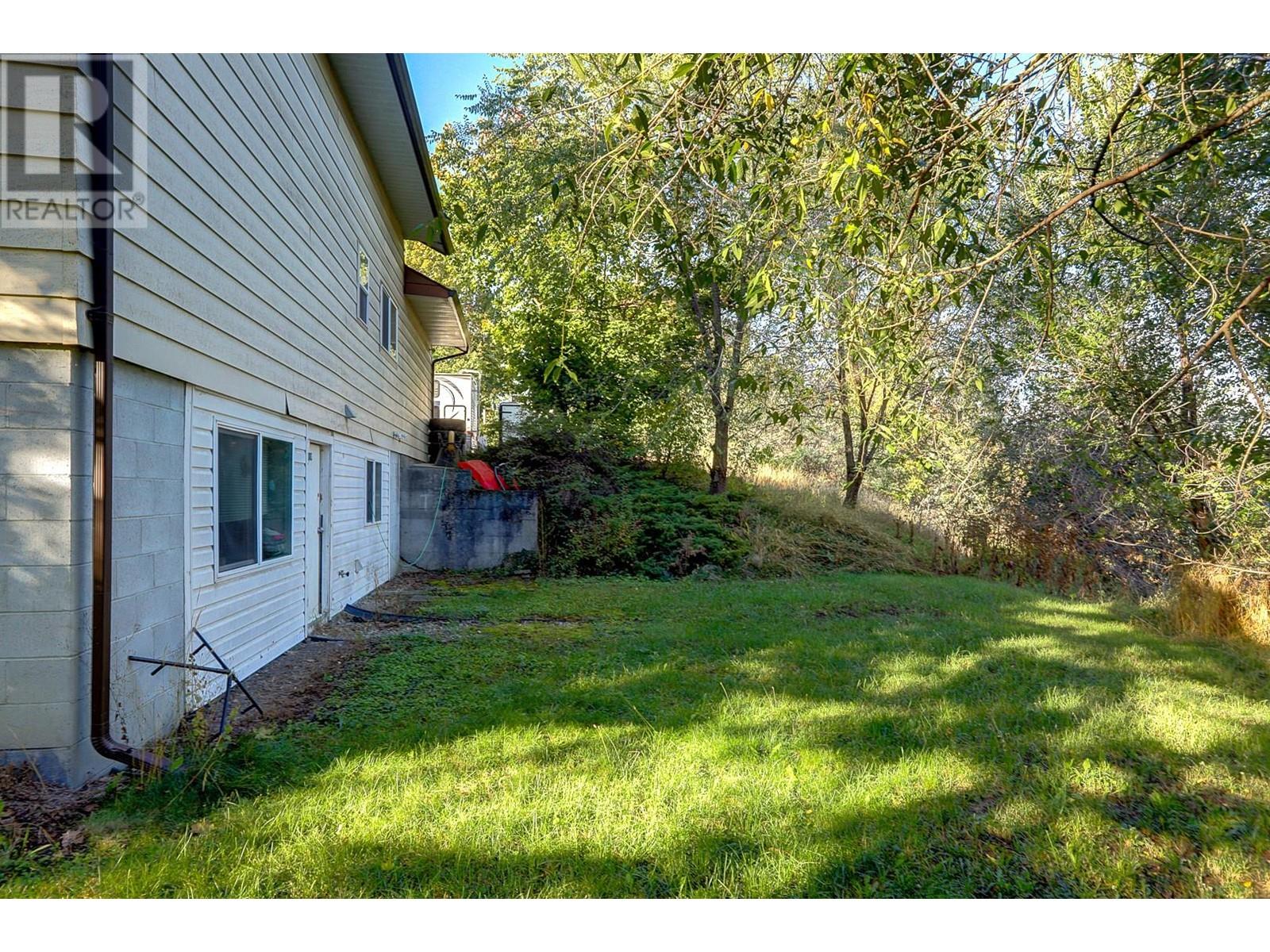 3035 Pleasant Valley Road, Armstrong