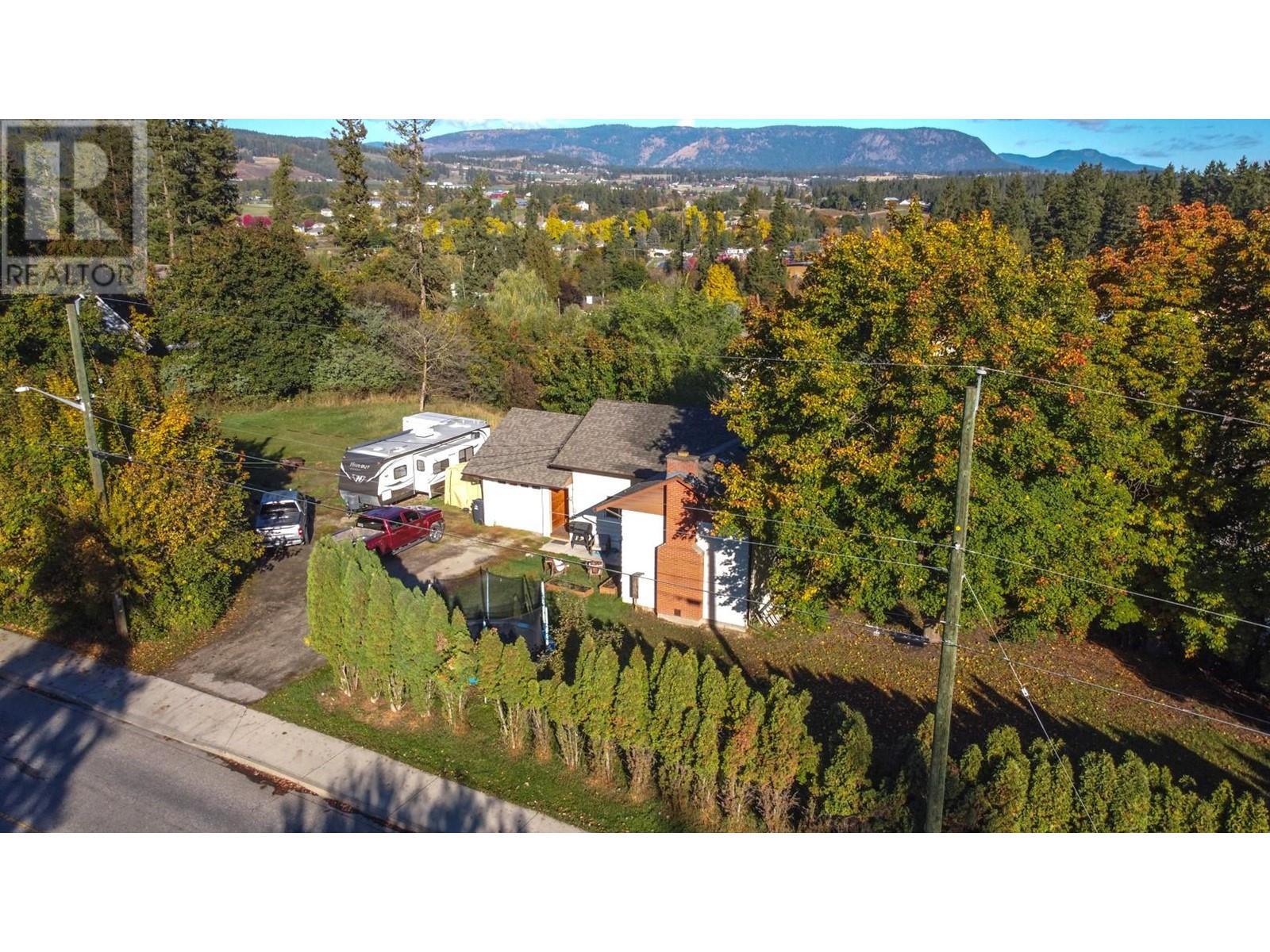3035 Pleasant Valley Road, Armstrong