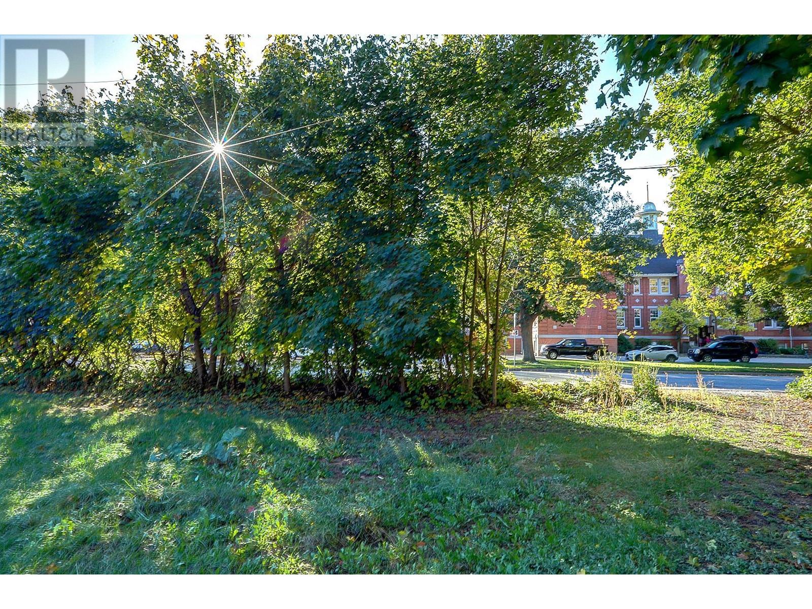 3035 Pleasant Valley Road, Armstrong