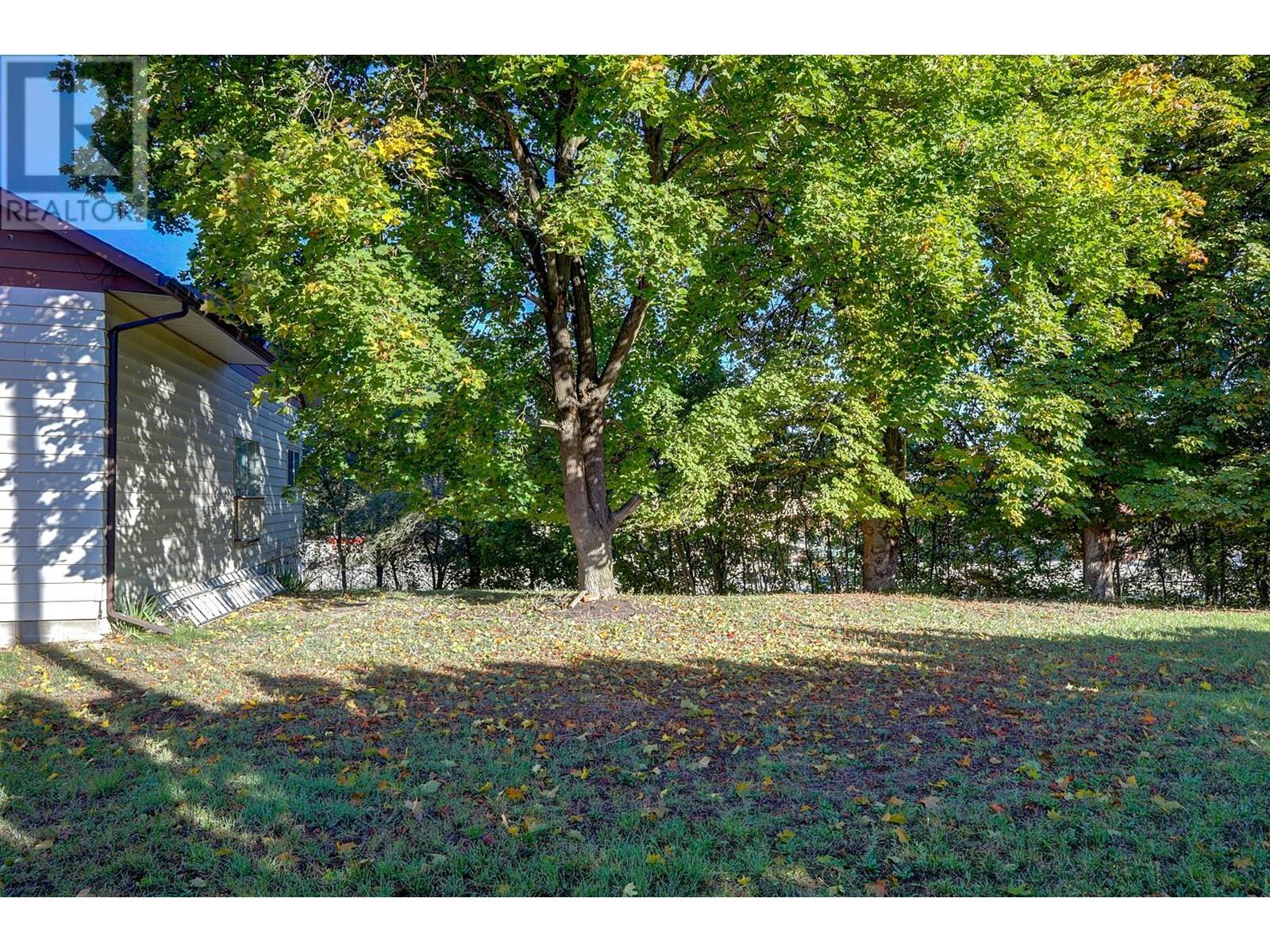 3035 Pleasant Valley Road, Armstrong