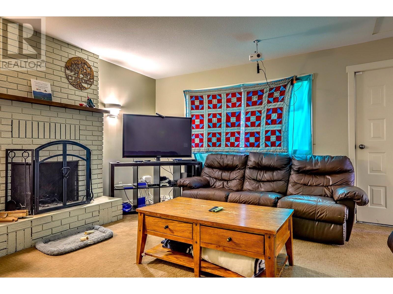 3035 Pleasant Valley Road, Armstrong
