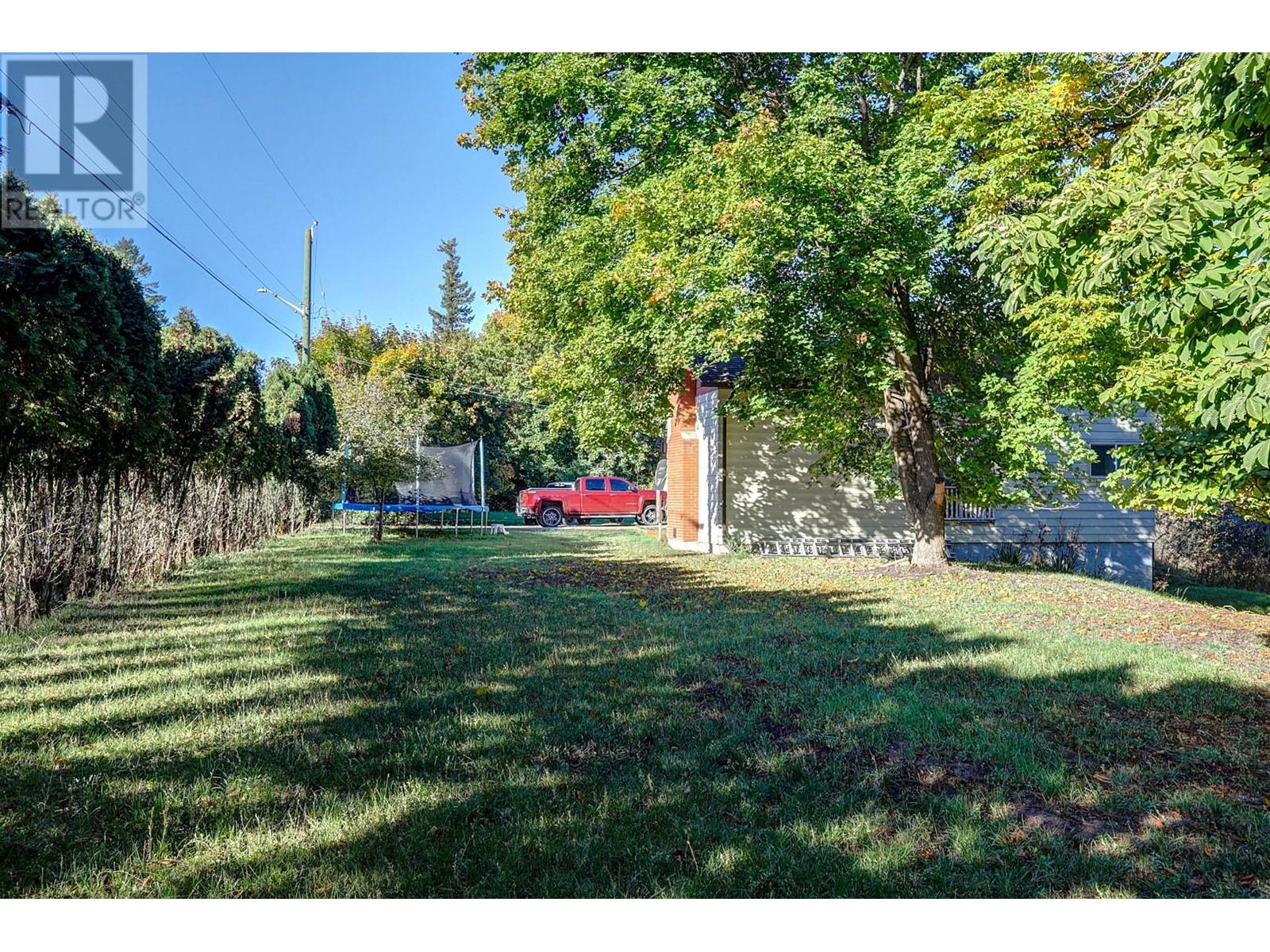 3035 Pleasant Valley Road, Armstrong