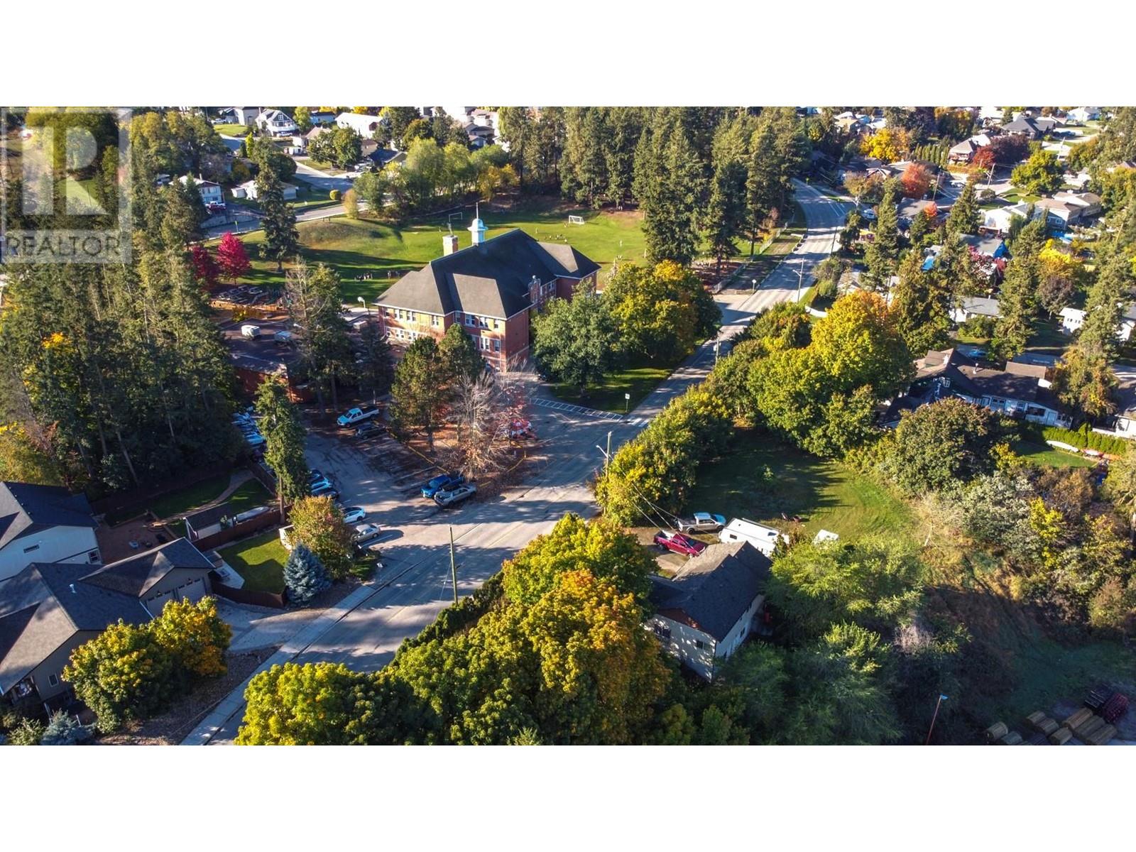 3035 Pleasant Valley Road, Armstrong